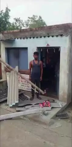 पटमदा: पटमदा में जंगली हाथी का उत्पात, दुकान और स्कूल को बनाया निशाना