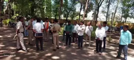ರಬಕವಿ-ಬನಹಟ್ಟಿ: ಮಹಲಿಂಗಪುರದಲ್ಲಿ ರೌಡಿಶೀಟರಗಳ ಪರೇಡ್ ನಡೆಸಿದ ಪೊಲೀಸರು