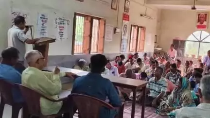 কেতুগ্রাম ২: ১৭-দফা দাবীকে সফল করতে ১৪ই মে সারা ভারত সাধারণ ধর্মঘটের ডাক দিয়েছে। আর এই কর্মসূচিকে সফল করতে কেতুগ্রাম-১ ও ২ ব্লকের কৃ