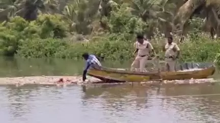 గోగన్నమఠం- మగటపల్లి గ్రామాల మధ్య కడలి డ్రైన్లో గుర్తు తెలియని మృతదేహం లభ్యం