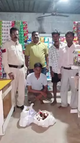 मंदिर हसौद थाना क्षेत्र से आबकारी विभाग की टीम ने 54 पाव देसी मसाला शराब के साथ एक आरोपी को किया गिरफ्तार