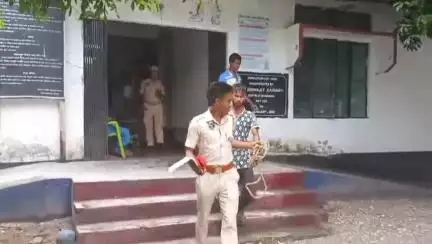 গোৰেশ্বৰ আৰক্ষীয়ে বাঙালীপাৰাৰ পৰা পাকিস্তানক সমৰ্থন কৰি সামাজিক মাধ্যমত ভিডিঅ' আপলোড কৰা ৰচিদ আলী নামৰ এজন যুৱকক আটককৰে