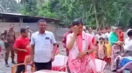 পশ্চিম নলবাৰী: নলবাৰীৰ  বৰ্নিবাৰী আৰু নপ্তিপাৰাত এম জি এন ৰেগাৰ কামৰ শুভ উদ্ধোধন কৰে জিলা আয়ুক্ত ই