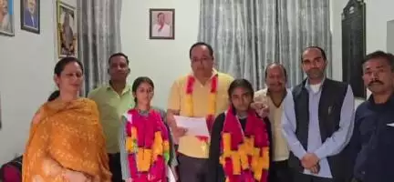 तकलेच: राजकीय वरिष्ठ माध्यमिक पाठशाला तकलेच का परीक्षा परिणाम रहा बेहतरीन, प्रधानाचार्य ने दी बधाई