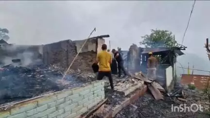 কার্শিয়ং: কার্শিয়াঙ মহকুমার গোদামধুরা এলাকায় ভয়াবহ অগ্নিকাণ্ড, পুড়ে ছাই ছয়টি বাড়ি