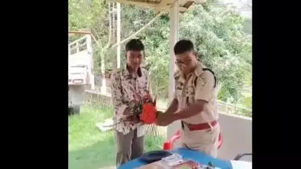 করবুক: করবুক মহকুমাতে SPO জাওয়ানদের ছেলে মেয়ে যারা মাধ্যমিক উচ্চমাধ্যমিক পরীক্ষায় উত্তীর্ণ হয়েছেন সকলে সংবর্ধনা দিলেন SDPO