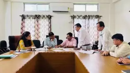 নাহৰকটীয়া: ডিব্ৰুগড় জিলা আয়ুক্তৰ উপস্থিতিত নাহৰকটীয়া PWD ভৱনৰ সভাগৃহত নাহৰকটীয়া সমজিলাৰ প্ৰথমখন ভূমি উপদেষ্টা সমিতিৰ বৈঠক অনুষ্ঠিত