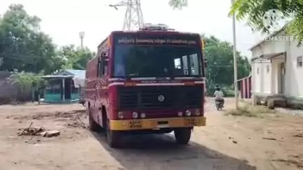 குளித்தலை: இரும்பூதிபட்டி இலங்கைத் தமிழர் மறுவாழ்வு முகாமில் அப்புறப்படுத்தும் பணி தொய்வு