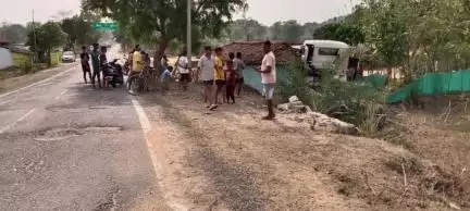 कुरडेग: कुरडेग के कुटमाकछार में तेज रफ्तार चेसिस ट्रक ने किसान के घर को मारी टक्कर, घर पूरी तरह क्षतिग्रस्त