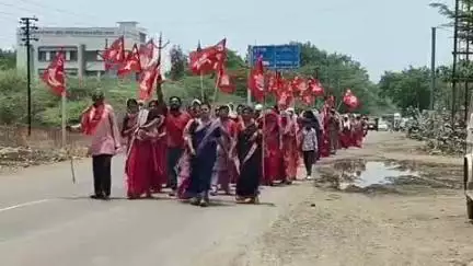 शेवगाव: शेवगाव तहसील कार्यालयावर प्रलंबित मागण्यासाठी आशा गटप्रवर्तक संघटनेचा मोर्चा
