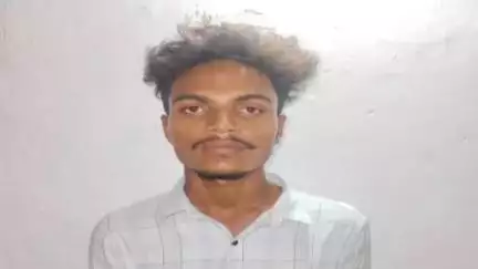કવાંટ: છેલ્લા ત્રણ મહિનાથી વડોદરા શહેરના માંજલપુર પો.સ્ટે.માં પ્રોહીબીશનના કેસમાં નાસતા ફરતા આરોપીને મોરાંગણા ગામે ઘરેથી પકડ્યો