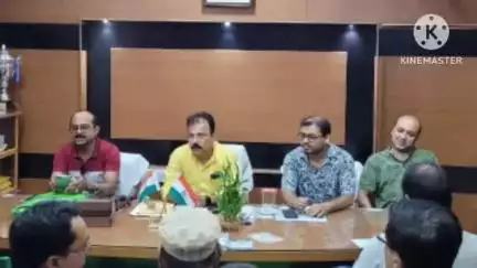 বজবজ ২: এলাকার সমস্যার সমাধান করার লক্ষ্যে বজবজ দু'নম্বর পঞ্চায়েতের কর্মীদের নিয়ে আলোচনা সভা করেন  বুচান ব্যানার্জি