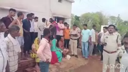 डेहरी गांव में पति की संदिग्ध अवस्था में मौत, पत्नी की हालत गंभीर, देवकर चौकी पुलिस मौके पर पहुंचकर जांच में जुटी