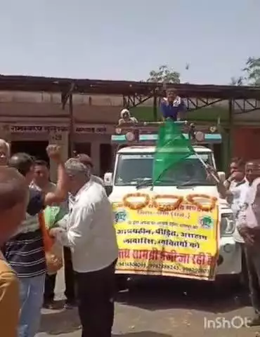 मंडावर: मंडावर से व्यापारियों ने 65 कट्टे गेहूं भेजा अपने घर आश्रम भरतपुर