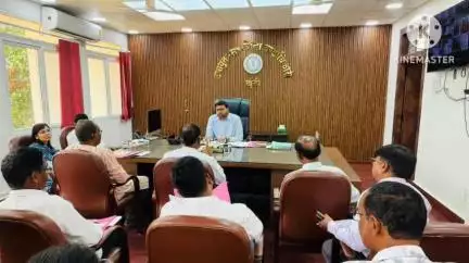 मुरहू: समाहरणालय में उपायुक्त की अध्यक्षता में प्री-मैट्रिक छात्रवृत्ति की अनुमोदन एवं अनुश्रवण समिति की बैठक की गई