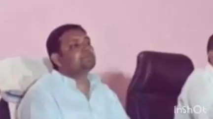 नरहट: प्रखंड कार्यालय में बीस सूत्री कार्यक्रम की हुई पहली बैठक, आवास योजना और पशुपालन विभाग में अनियमितता का उठा मुद्दा