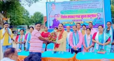 আমতা ১: আমতার পাঁচটি গুরুত্বপূর্ণ জায়গাতে যাত্রী প্রতীক্ষালয়ের নির্মাণ কাজের সূচনা অনুষ্ঠানে উপস্থিত বিধায়ক খড়িয়প এলাকায়