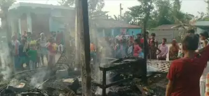 बंदरा: लोहरखा चौंक पर चाय-नाश्ते की दुकान में गैस सिलेंडर लीक होने से लगी आग, एक व्यक्ति झुलसा