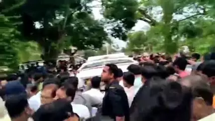 করিমপুর ১: প্রয়াত তৃণমূল বিধায়ক তাপস সাহাকে শেষ শ্রদ্ধা জানালো করিমপুরের তৃণমূল কর্মী সমর্থকরা। উপস্থিত বিধায়ক