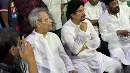 চাপড়া: প্রয়াত তেহট্টের বিধায়ক তাপস সাহার শেষকৃত্যে উপস্থিত ছিলেন চাপড়ার বিধায়ক রূকবানুর রহমান ও চাপড়া ব্লক তৃণমূলের সভাপতি