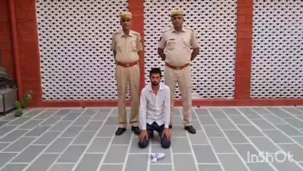 #PS जायल:- नकबजनी के प्रकरण में एक आरोपी जयपाल को #गिरफ्तार कर, उसके कब्जे से चोरी किये गये चांदी के आभूषण बरामद किये गये।