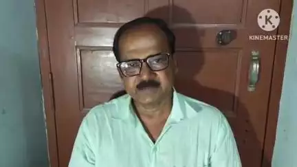 মথুরাপুর ১: বিকাশ ভবনের চাকরিহারা শিক্ষকদের ওপর পুলিশি আক্রমণের ঘটনার প্রতিবাদ জানিয়ে শিক্ষক চন্দন কুমার মাইতি কি বললে শুনুন