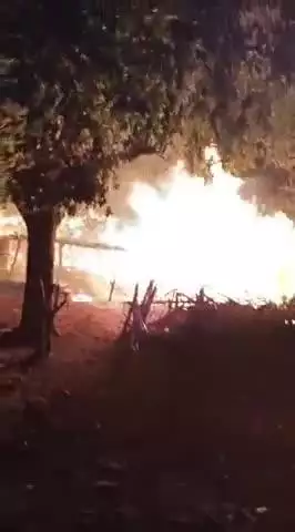 तहसील शमशाबाद के ग्राम वर्धा में कमलेश धाकड़ 
के घर में लगी आग