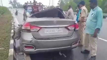 మునగాల: బరాఖతూడెం సమీపంలో అదుపుతప్పి విద్యుత్ స్తంభాన్ని ఢీకొట్టిన కారు, ఒకరు మృతి, పలువురికి గాయాలు