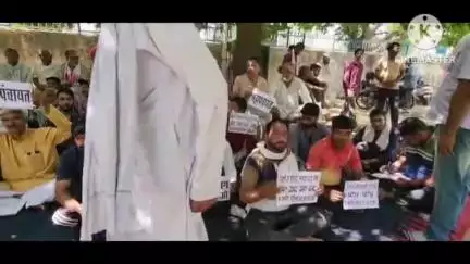 कनीना: रेलवे स्टेशन कनीना पर एक्सप्रेस गाड़ियों के ठहराव की मांग को लेकर लोगों ने की महापंचायत, सौंपा ज्ञापन #jansamasya