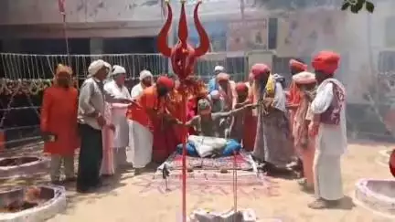 पुष्कर: पुष्कर रोड़ स्थित 42 डिग्री तापमान में 11 अग्निकुंडों के बीच 21 दिवसीय तप तपस्या, देखें वीडियो