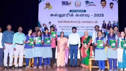 வண்டலூர்: காட்டாங்கொளத்தூர் பகுதியில் உள்ள தனியார் பல்கலை கழகத்தில் நான் முதல்வன் கல்லூரி கனவு நிகழ்ச்சியில் மாவட்ட ஆட்சித் அருண்ராஜ், பங்கேற்பு