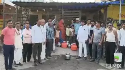 उमरी: सिंधी गाव व तांडा येथे भीषण पाणी टंचाई, पाणी प्रश्नावरून गावकऱ्यांनी ग्रामपंचायतसमोर व्यक्त केला संताप