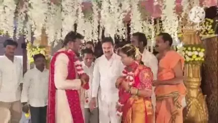 డోర్నకల్: డోర్నకల్ నియోజకవర్గంలో విస్తృతంగా పర్యటించిన ప్రభుత్వ రాంచంద్రనాయక్, పలు పరామర్శలతో పాటు పలు వేడుకలకు హాజరు
