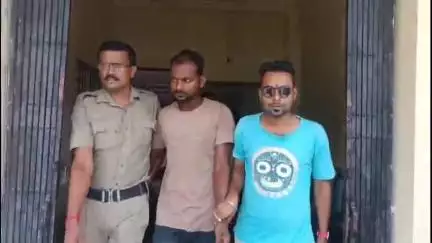 আউশগ্রাম ২: সাবমার্সিবল পাম্পের তার চুরির ঘটনায় ভূঁয়েরার জঙ্গল থেকে একজন দুষ্কৃতীকে গ্রেপ্তার করল পুলিশ, তারা ধৃতকে পাঠালো আদালতে