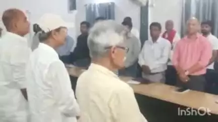 हसपुरा: प्रखंड कार्यालय हसपुरा के सभाकक्ष में 20 सूत्री क्रियान्वयन समिति की बैठक हुई, योजनाओं का लाभ अंतिम बसावट तक पहुंचाने पर चर्चा