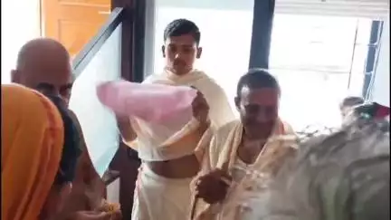सनावद: डुडगांव में मुनि श्री 108 पूज्य सागर महाराज का हुआ मंगल प्रवेश, विधायक सचिन बिरला ने किया पाद प्रक्षालन