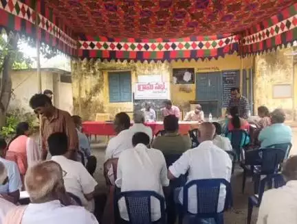 అశ్వాపురం: నెల్లిపాక పంచాయతీ కార్యాలయంలో భూసేకరణ గురించి గ్రామసభ నిర్వహించిన అధికారులు