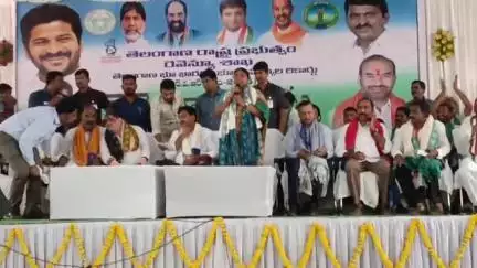 రుద్రంగి: రాజన్న సిరిసిల్ల జిల్లా కలెక్టర్ సందీప్ కుమార్ ఝాను స్ట్రాంగ్ కలెక్టర్ అంటూ కితాబిచ్చిన మంత్రి సీతక్క
