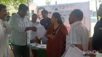 శంకరపట్నం: సైదాపూర్‌ మండలంలోని పలు గ్రామాల్లో రెవెన్యూ సదస్సులను పరిశీలించిన కలెక్టర్ పమేలా సత్పతి