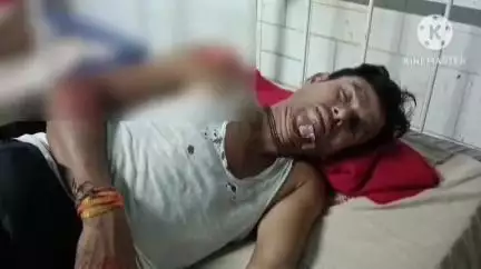 তুফানগঞ্জ ২: বোচামারি এলাকায় রাজ্য সড়কের ওপর মোটর বাইকে ধাক্কা ছোট চার চাকার গাড়ি,আহত তিনজন,