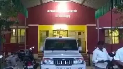 சேரன்மகாதேவி: செங்குளம் விலக்கு அருகே நான்கு சக்கர வாகனத்தை வழிமறித்து அவதூறாக பேசி மிரட்டல் விடுத்த நபர் கைது