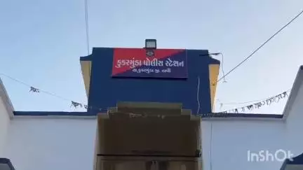 કુકરમુંડા: કુકરમુંડા તાલુકાના ડોડવા ગામની મહિલાની સતામણી કરતા ઈસમ વિરુદ્ધ ગુનો દાખલ થયો.