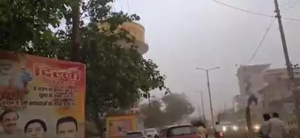 बुलंदशहर : बदला मौसम का मिजाज,तेज आंधी के साथ बारिश,कई जगह बिजली के खंभे टूटे।
#khurja #news