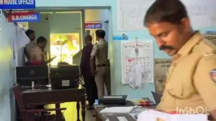തിരൂര്‍: വളാഞ്ചേരിയിൽ കോടികളുടെ ചിട്ടി തട്ടിപ്പ് നടത്തിയ കേസിൽ കാരാട്ട് കുറിസ് ഉടമകളുമായി പോലീസ് മീമ്പാറയിൽ തെളിവെടുപ്പ് നടത്തി