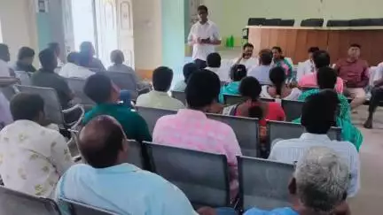 গোপীবল্লভপুর ২: রাজ্য তৃণমূলের নির্দেশে শহীদ তর্পণ মিছিল সফল করতে তপশিয়া কন্যাশ্রী মঞ্চে বর্ধিত সভা করল গোপীবল্লভপুর ২ ব্লক তৃণমূল