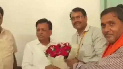 तेंदूखेड़ा: तेंदूखेड़ा में अल्प प्रभास पर पहुंचे डिप्टी सीएम जगदीश देवड़ा, मित्र मंडली ने फूल मालाओं से किया सम्मान