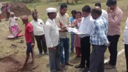 ಚಡಚಣ: ನಂದರಗಿ ಗ್ರಾಮಕ್ಕೆ ಭೇಟಿ ನೀಡಿ ವಿವಿಧ ಅಭಿವೃದ್ಧಿ ಕಾಮಗಾರಿ ಪರಿಶೀಲನೆ ಮಾಡಿದ ಜಿಲ್ಲಾ ಪಂಚಾಯತಿ ಕಾರ್ಯದರ್ಶಿ ಬಿಎಸ್ ರಾಥೋಡ್