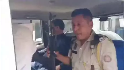 গোঁসাইগাঁও ভাগ: পাকিস্তানৰ সমৰ্থনত ছচিয়েল মিডিয়াত পোষ্ট দিয়াৰ বাবে গোসাঁইগাঁও মহাবিদ্যালয়ৰ প্ৰবক্তা জয়নাল আবেদিনক গ্ৰেপ্তাৰ