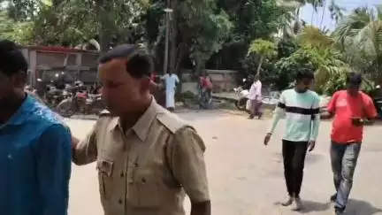নামখানা: ইঞ্জিন ভ্যান ও টোটো গাড়ির সংঘর্ষের ঘটনায় গ্রেপ্তার ইঞ্জিন ভ্যান চালক নামখানা এলাকার ঘটনা, আজ আদালতে পেশ করল