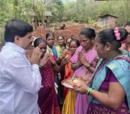 चिपळुण: मौजे आसुर्डे गुरववाडीतील राधाकृष्ण मंदिराचे राष्ट्रवादी शरदचंद्र पवार पक्षाचे प्रशांत यादव यांच्या हस्ते भूमिपूजन संपन्न